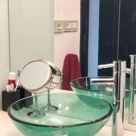 Luxury Sea View Bulldog Place