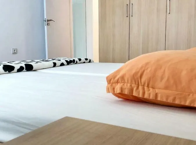 Luxury Sea View Bulldog Place 아파트 *